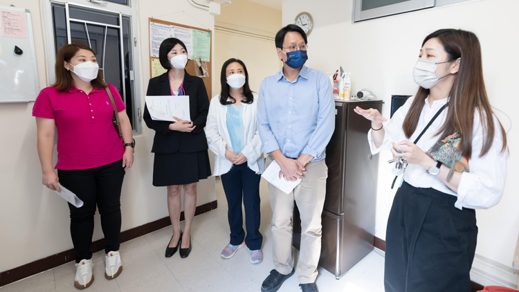 關懷女性無家者 立法會4名議員視察恩福之家