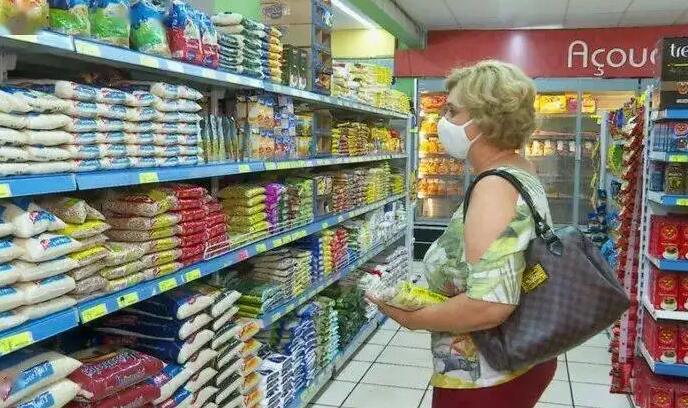 巴西今年8月零售額環比微跌0.1% 連續三個月萎縮