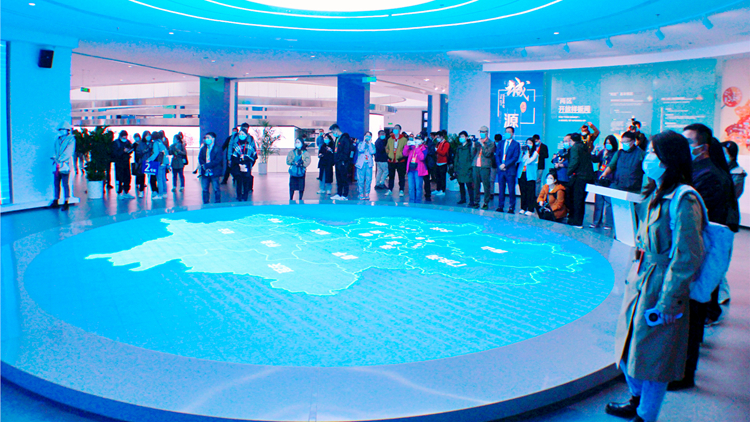 高質量展看北京 境內外記者走進北京城市副中心