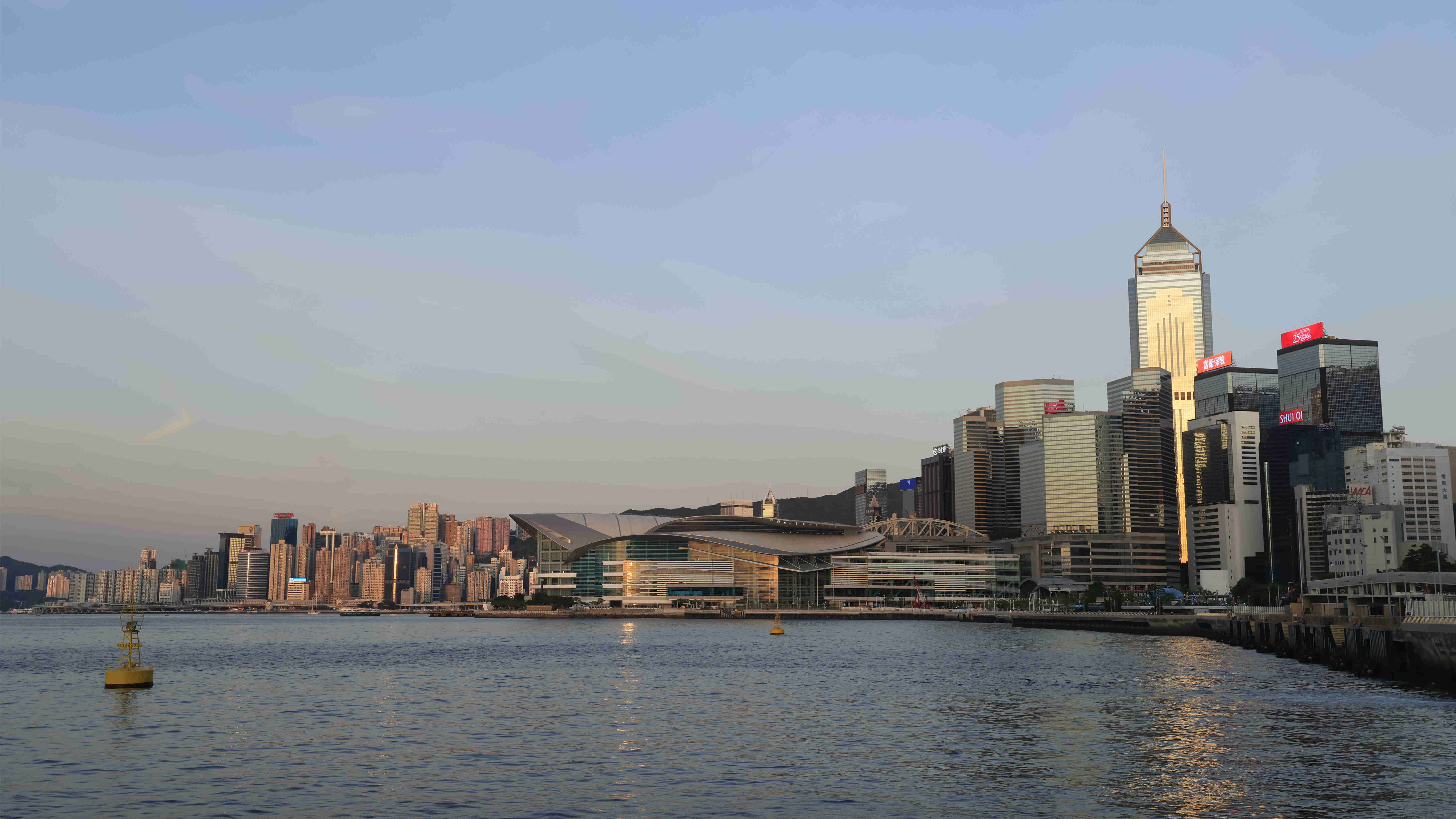 【商報時評】改善勞工待遇 催谷經濟是關鍵