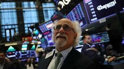 美股強力反彈 道指日內震蕩1500點