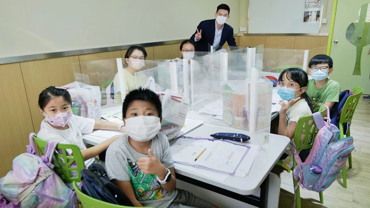 新界青年聯會舉行慶國慶送暖活動 捐出數百個福袋