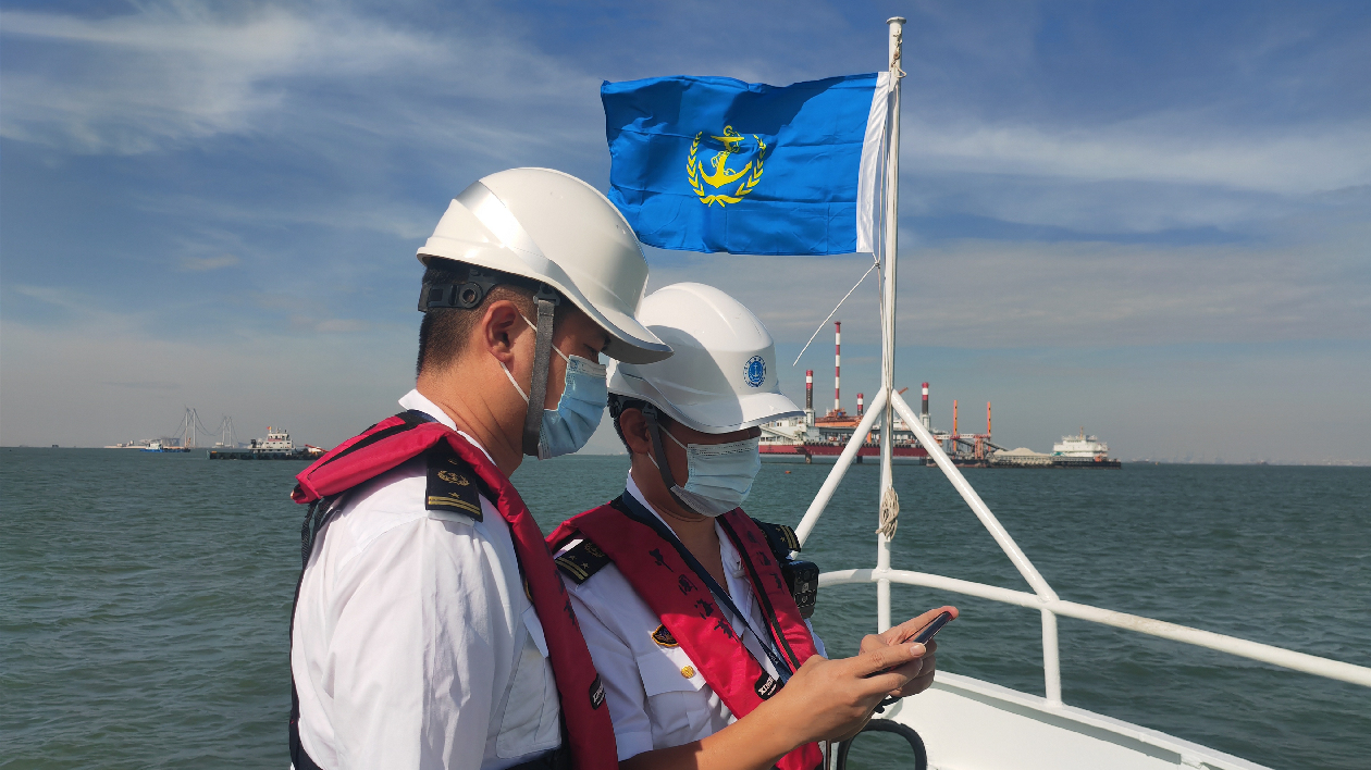 深圳海事局組織全體黨員幹部收看黨的二十大開幕