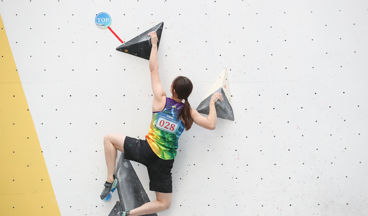 攀岩亞錦賽結束 駱知鷺獲女子攀石銀牌