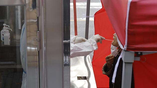 內地25日新增本土確診297例、本土無症狀感染者944例