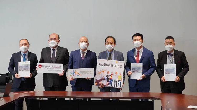 指本港建築業專才青黃不接 周文港偕研究團隊建言獻策