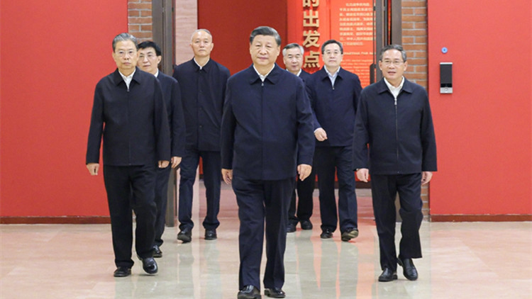 習近平在瞻仰延安革命紀念地時強調：弘揚偉大建黨精神和延安精神 為實現黨的二十大提出的目標任務而團結奮鬥