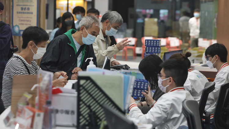 民政事務總署免費派發127000套新冠快測套裝