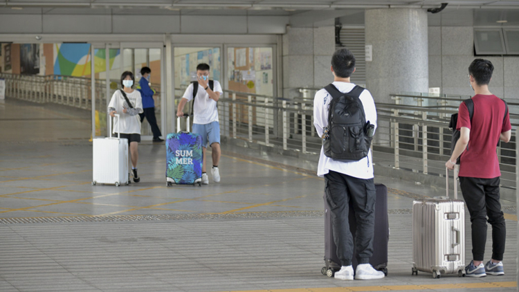 陳國基︰政府須在可控情況下放寬防疫 不希望「返轉頭」