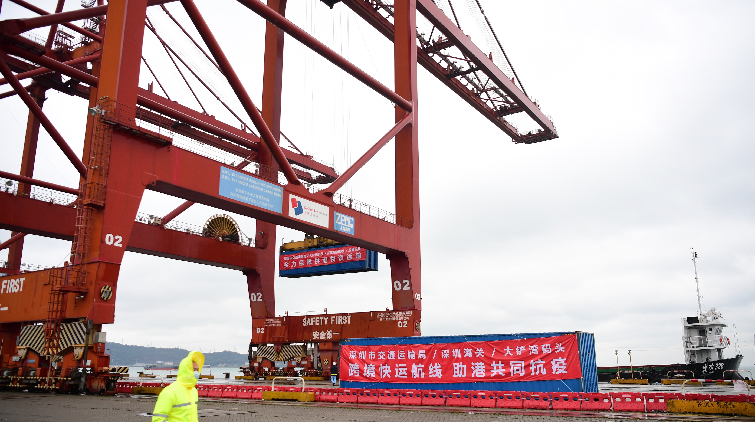 內地過去3日抵港物資逾7.1萬噸 增11名跨境司機初陽或不確定