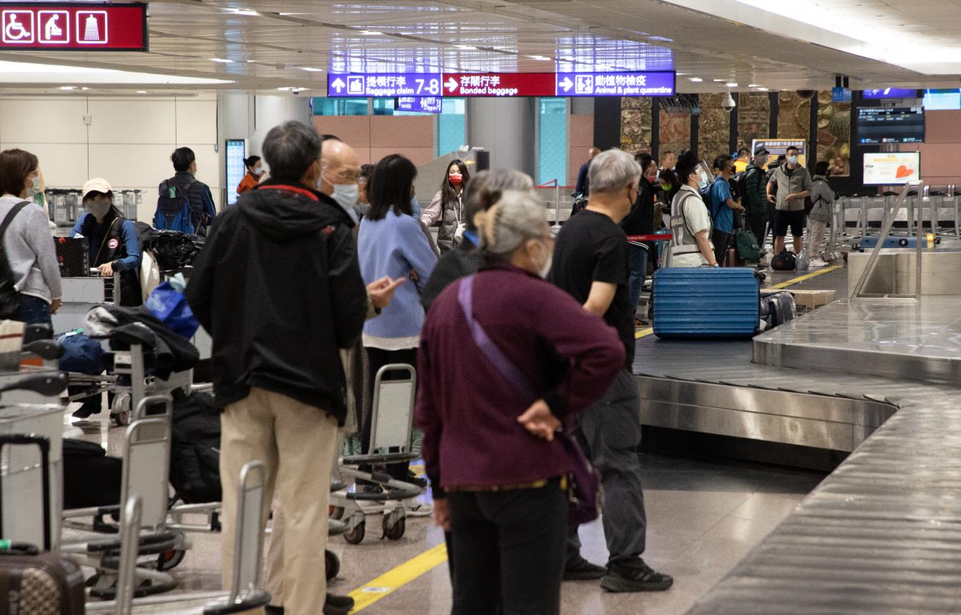 台灣8日新增24974例新冠肺炎確診病例 新增15例死亡