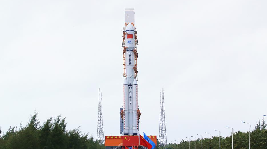 天舟五號貨運飛船船箭組合體轉運至發射區 將於近日擇機發射