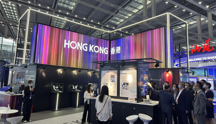 有片 |「香港館」亮相高交會 展現本港創科卓越成就