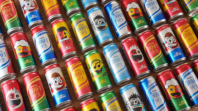 新產品亮相激發「足球消費」  青島啤酒成搶手貨