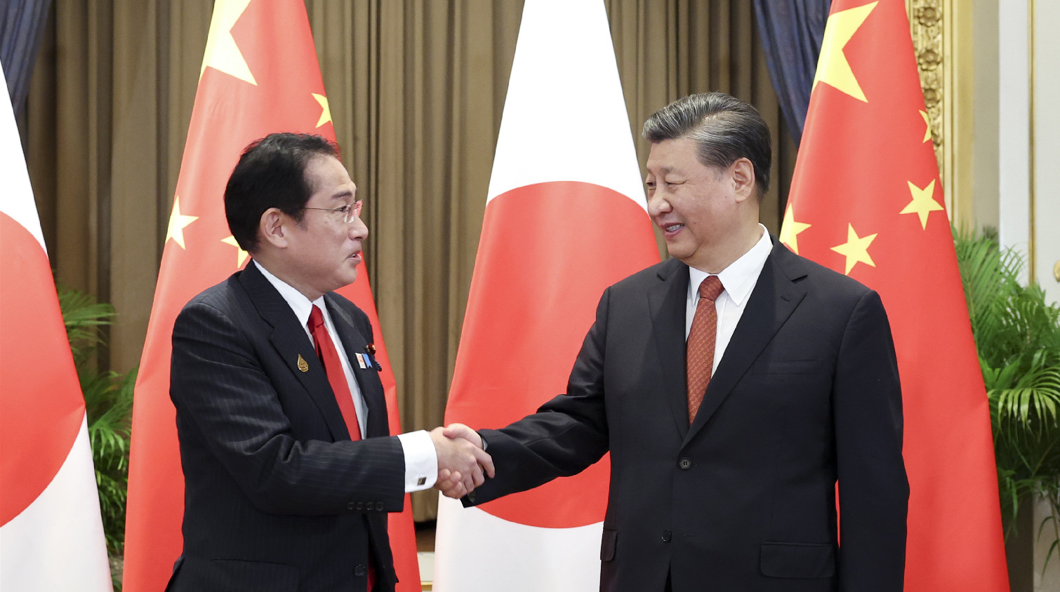 習近平會見日本首相岸田文雄