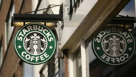 要求漲薪！星巴克美國逾百家門店員工罷工