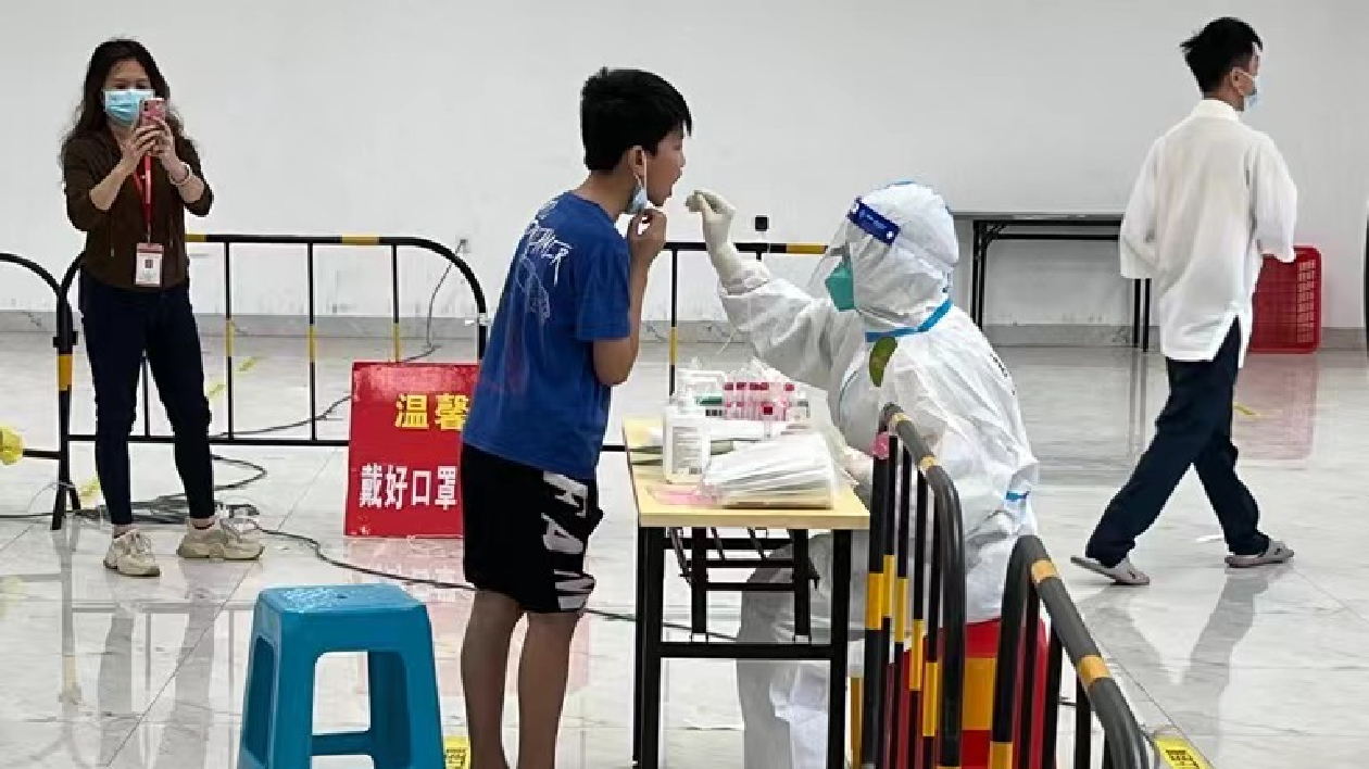 廣州25日新增7419例本土感染者 番禺和天河疫情需重點關注