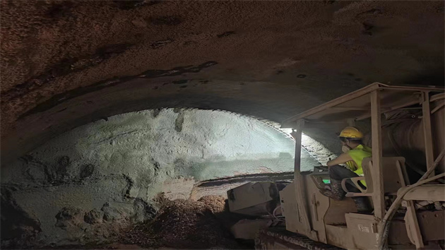 1.1米！ 廣州地鐵十一號線近距離下穿運營線路