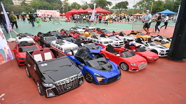 深水埗各界舉辦足球同樂日暨汽車嘉年華 吸引逾2000名人士入場