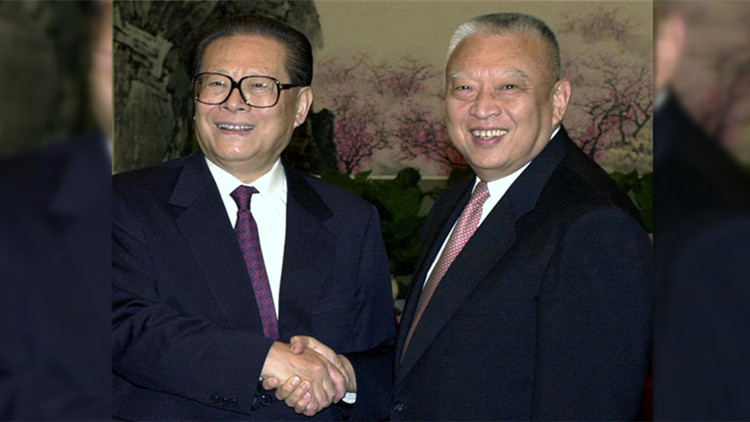 董建華：江澤民是偉大及英明的政治家和領袖