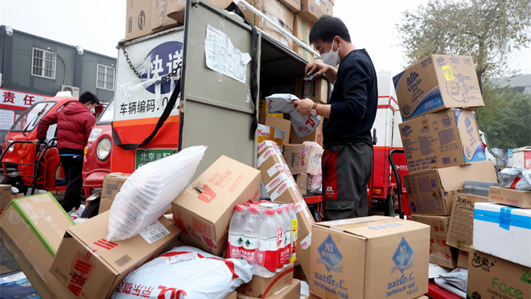 2022年內地快遞業務量突破千億件 比去年提前7天