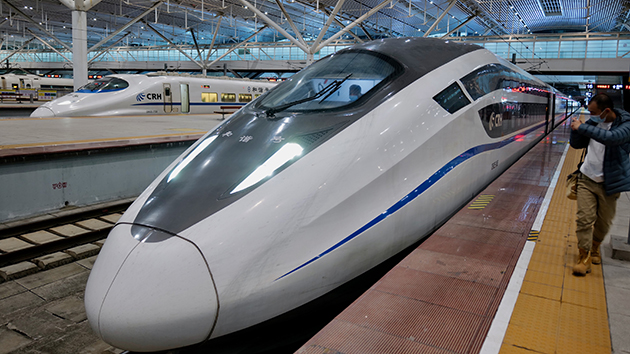 12月2日至11日，廣鐵集團恢復開行多個方向列車14對