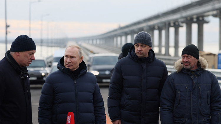 普京視察克里米亞大橋