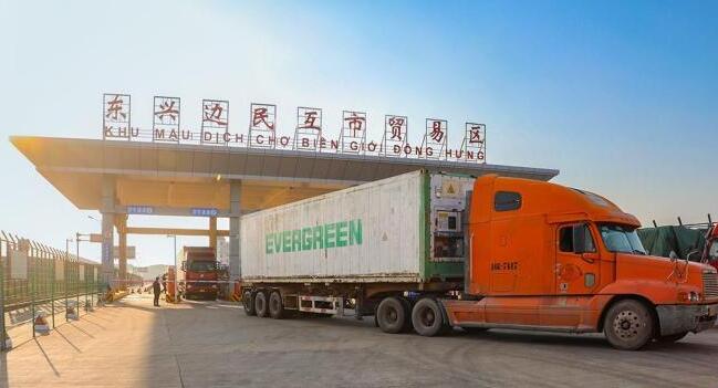 中越邊境廣西東興邊民互市貿易區恢復全貨種通關 再現往日繁忙