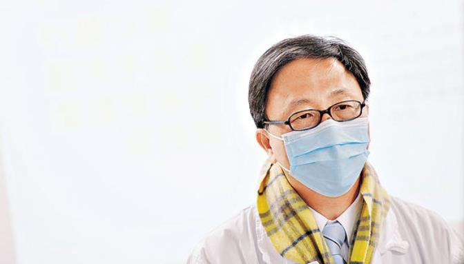 何栢良：確診個案上落屬預期內 倡加強疫苗接種宣傳