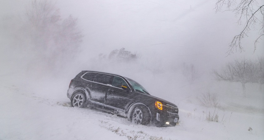 多圖｜北美洲受暴風雪吹襲 加拿大逾30萬戶停電 