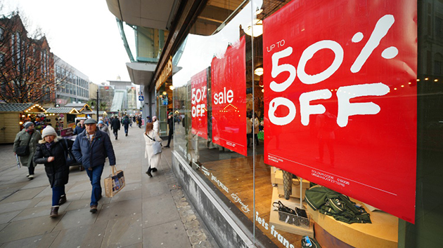 調查：逾三成英國人每月結餘不足100英鎊