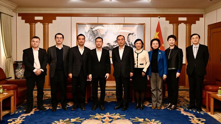 深圳市委常委、前海管理局局長、南山區委書記曾湃拜會中國駐日本大使孔鉉佑