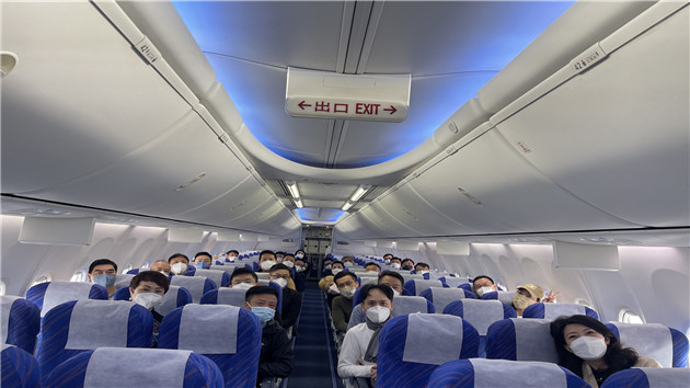 有片|廣西港區委員乘機抵邕 時隔兩年再次現場履職