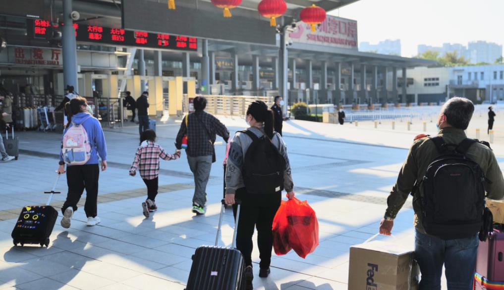 18區民政事務處可協助市民登記通關預約