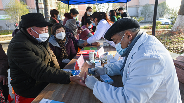 內地多地研判已渡過感染高峰 脆弱人群集中場所仍是防控重點
