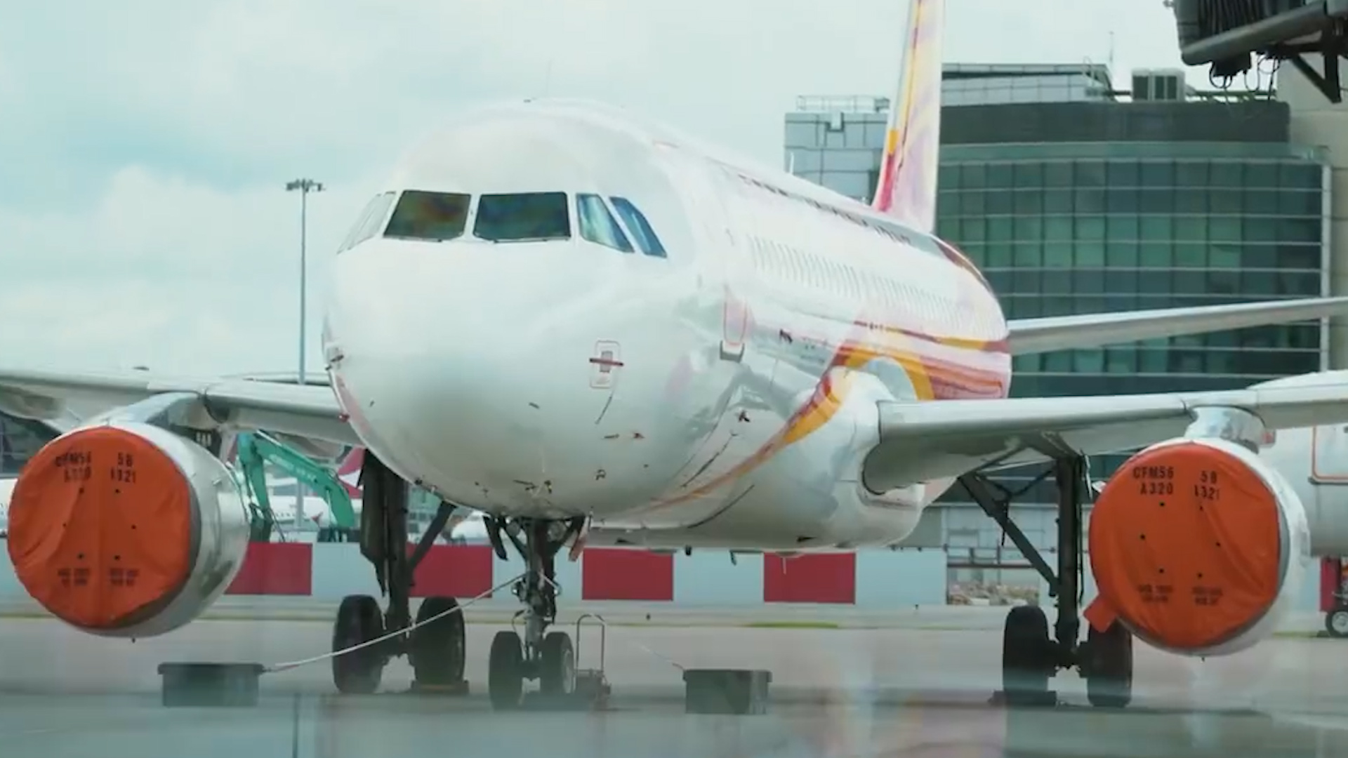 有片丨香港航空全體員工加薪 年內計劃招聘千人