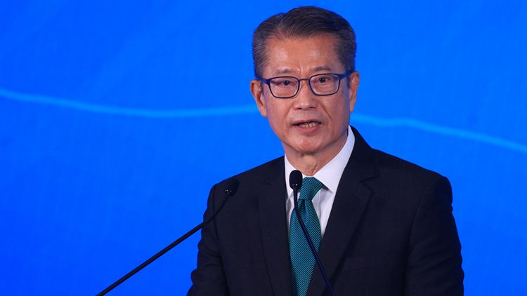 陳茂波明晚啓程前往瑞士 出席達沃斯世界經濟論壇年會