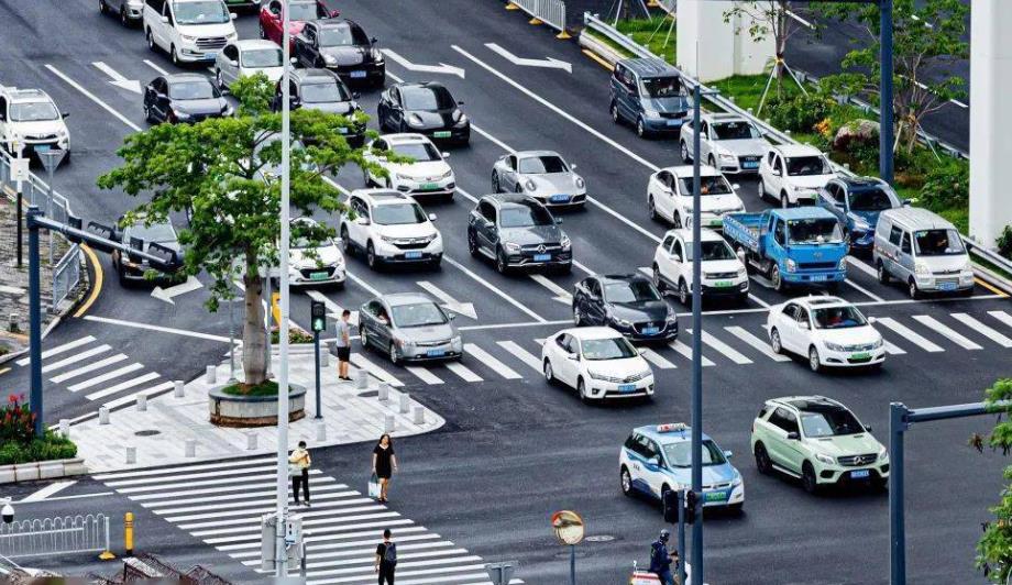 深圳新能源汽車日均上牌千餘輛