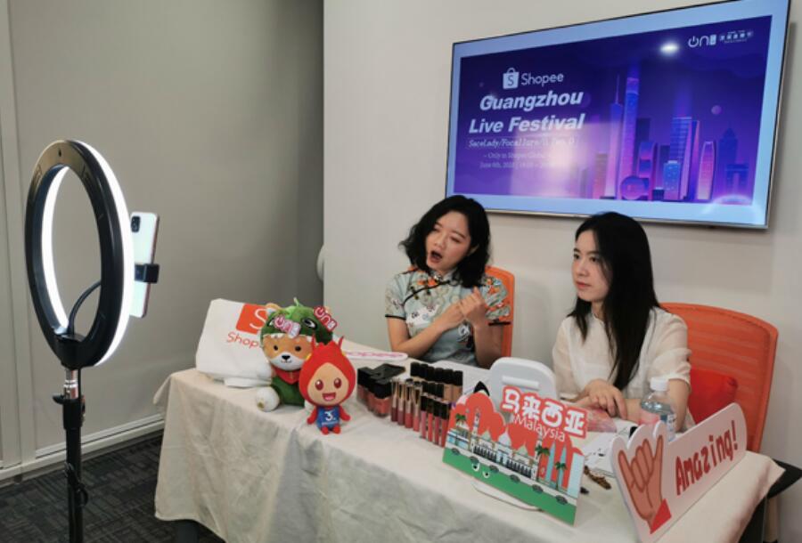 調查：疫情令港年輕人趨向社交媒體及直播平台購物