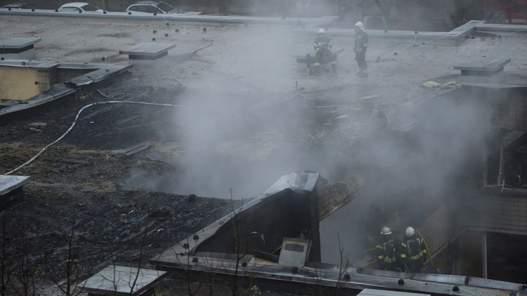 烏克蘭內務部部長等18人墜機身亡  澤連斯基要求展開調查