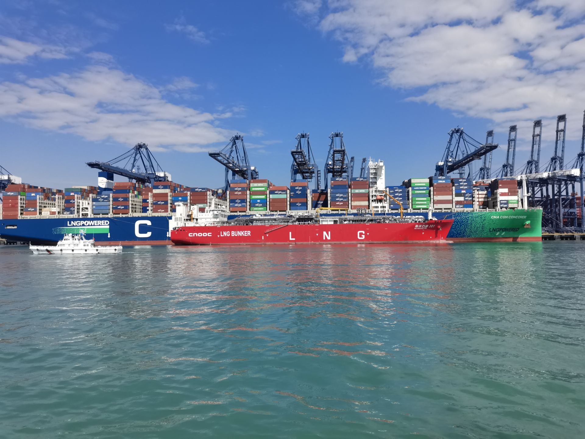 華南首單保稅LNG加注在鹽田港完成