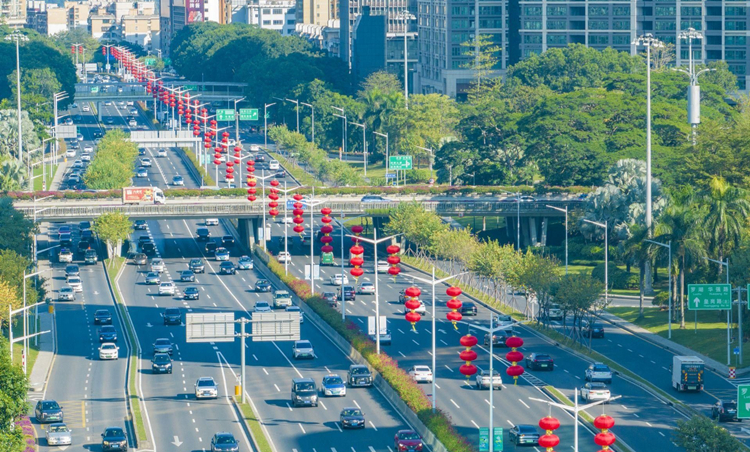 年味撲面而來 街頭喜氣洋洋！深圳500條道路掛上了15萬個燈籠