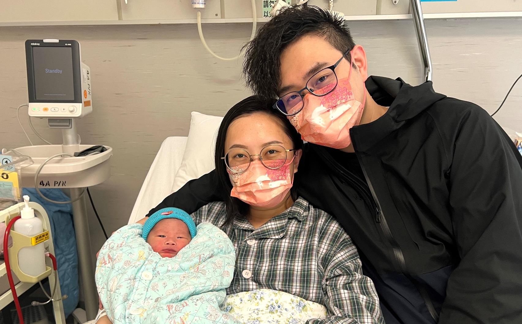 公立醫院大年初一喜迎兩名「兔年寶寶」