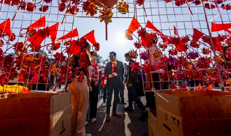 年初二走訪林村車公廟等地 鄧炳強為紀律部隊同事打氣