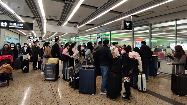 假期尾聲南下高鐵票售罄