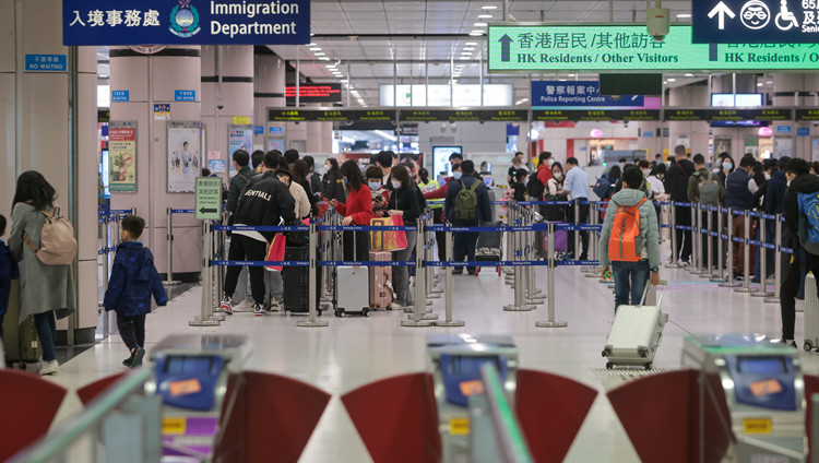 多名港區全國人大代表致信倡取消過關核酸