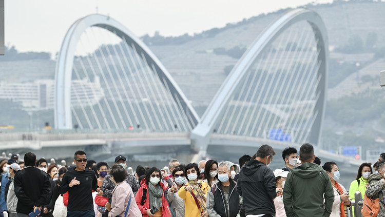 將軍澳跨灣大橋單車徑及行人路因強風關係封閉