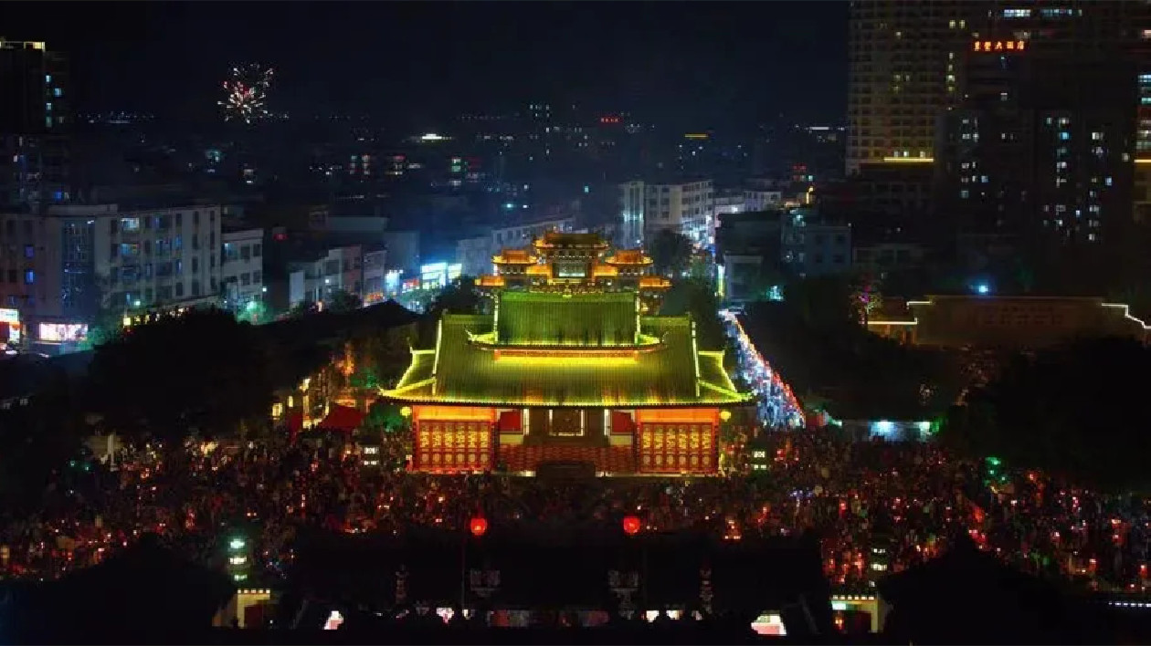 汕尾玄武山「祈福+遊玩」吸引眾多遊客