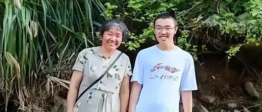 人民網評：繼續調查胡鑫宇事件，以準確詳情化解公共疑惑