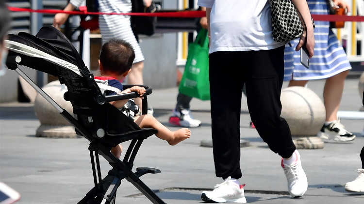 四川回應「生育登記取消結婚限制及生育數量限制 」：為保證未婚先孕人群權益